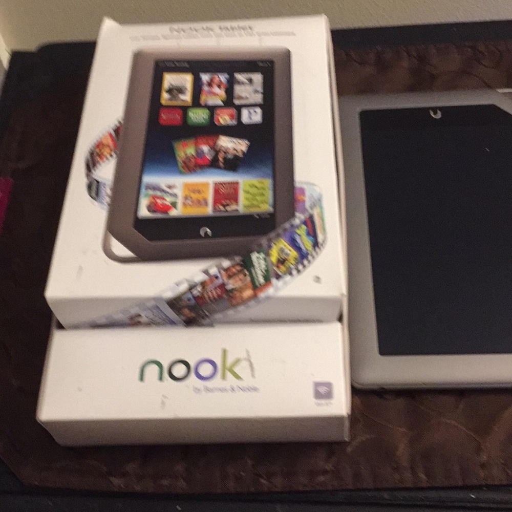 Nook tablet by Barnes & noble